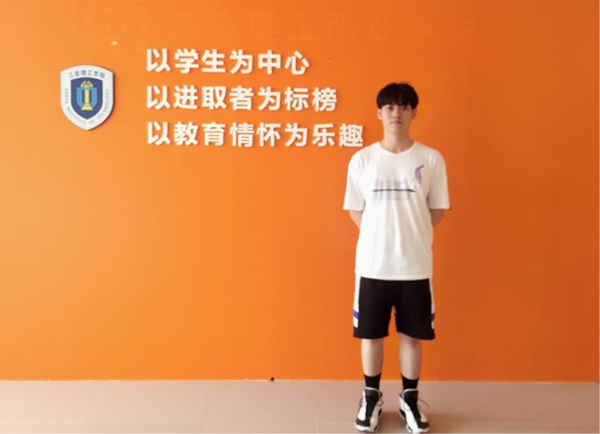 ����(y��u)��W(xu��)��ϵ�С��ഺ����Ŭ����ģ�� (2).jpg